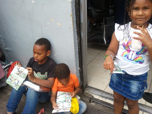 1 children reading